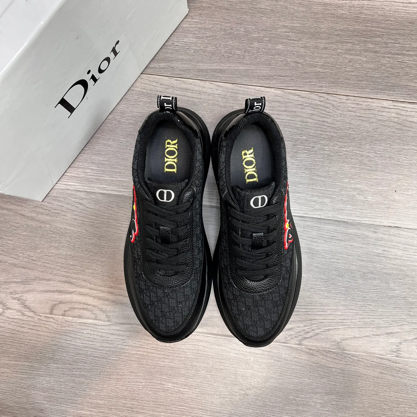 Factory price: 438💰Dior original quality.~ Unique modern style sneakers. 🏃A must-have casual shoe for trendy men😍😍 Imported cowhide fabric, sheepskin foot pads (refuse to discolor and grind feet) soles: Original soles specially provided by the original factory, French lazy style design ⚠️Fit to the feet, original quality, super comfortable original soles. It’s like shooting the real thing🎬The real thing is better, high-quality sneakers, men’s shoe size: 38-44 (45 and 46 can be customized)